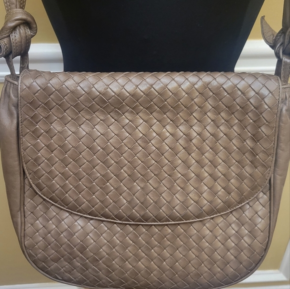 Bottega Veneta Taupe Intrecciato Leather Shoulder Handbag - Picture 4 of 16